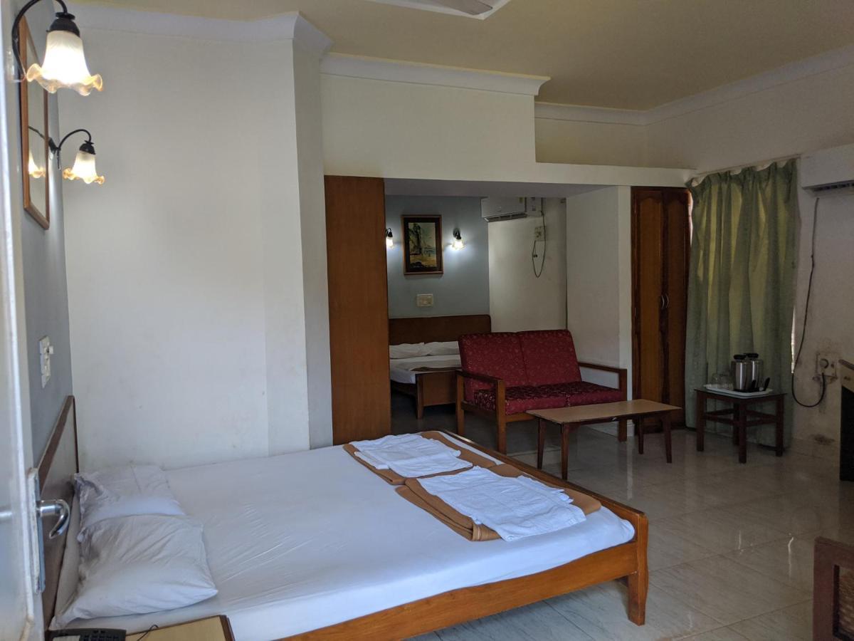 Farmagudi Residency Hotel Donshiwado ภายนอก รูปภาพ